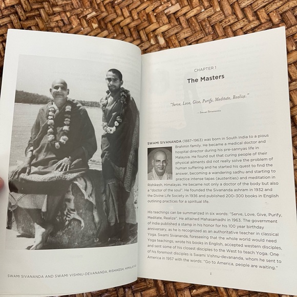 Book Used Good Condition Paperback Yoga Practice & Philosophy Meditation Spirit - Picture 8 of 12